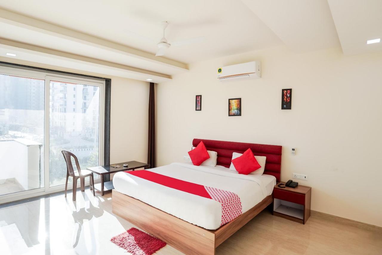 גורגאון Oyo 65118 Hotel Vatika מראה חיצוני תמונה