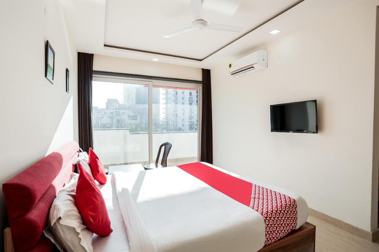 גורגאון Oyo 65118 Hotel Vatika מראה חיצוני תמונה