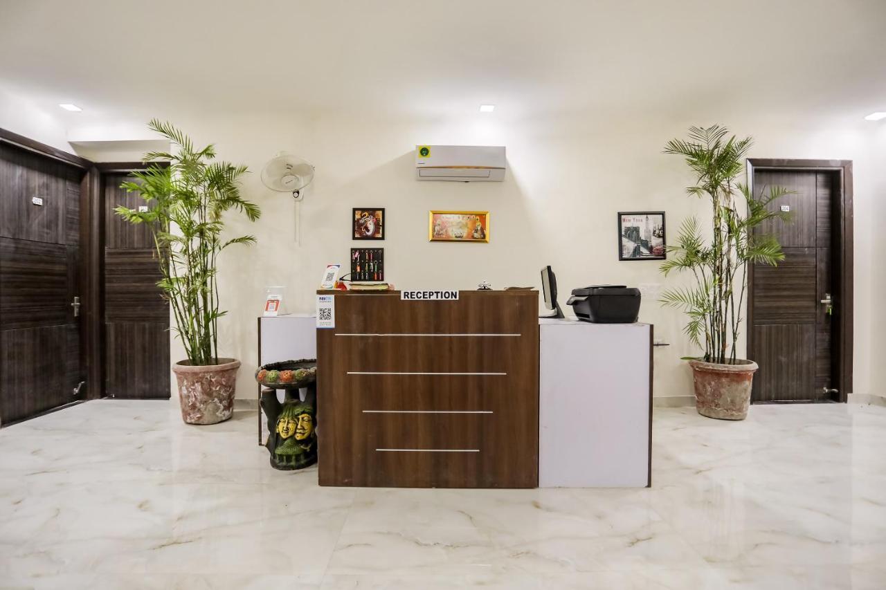 גורגאון Oyo 65118 Hotel Vatika מראה חיצוני תמונה